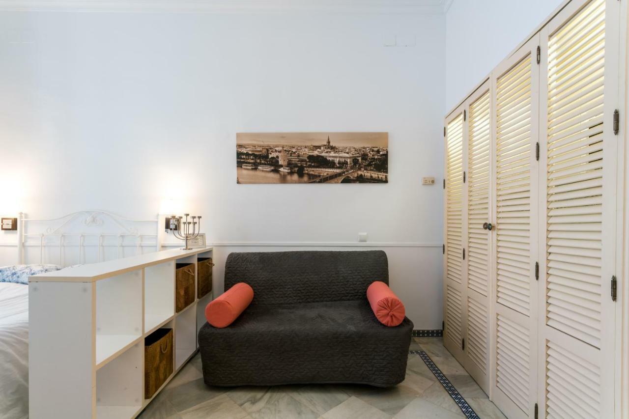 Holidays Isbilia Centro By Valcambre Sevilha Exterior foto